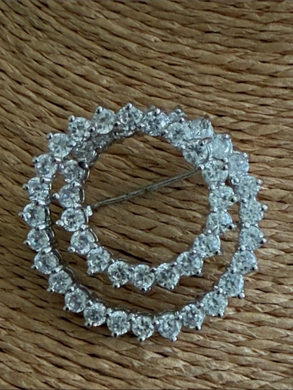 Crystal brooch double circle silver frame